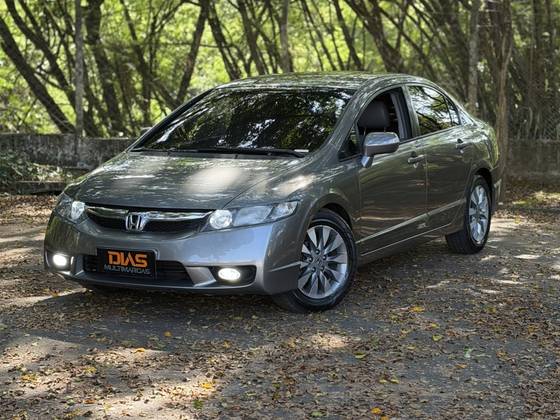 HONDA CIVIC 1.8 LXL 16V FLEX 4P AUTOMÁTICO HONDA CIVIC 1.8 LXL 16V FLEX 4P AUTOMÁTICO